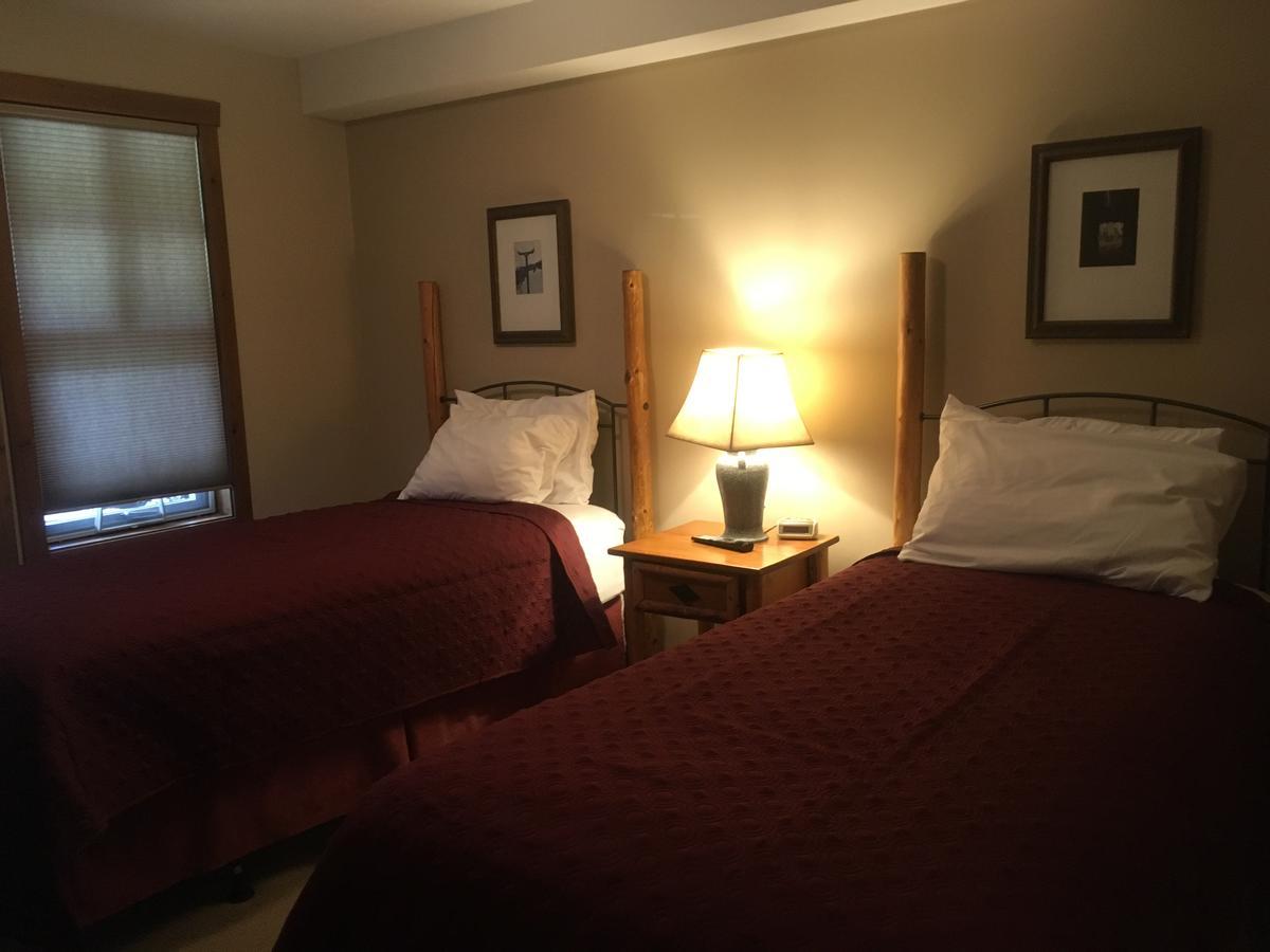Taynton Lodge At Panorama Mountain Village Resort Екстер'єр фото